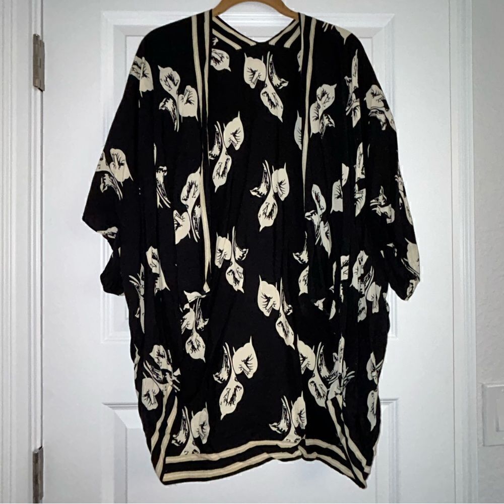 Ellen Tracy Floral Print Open Front Kimono Top